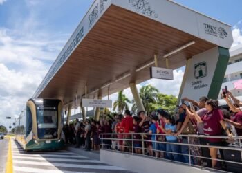 Tren Ligero impulsa al turismo y conecta el Centro Histórico con estación de Tren Maya