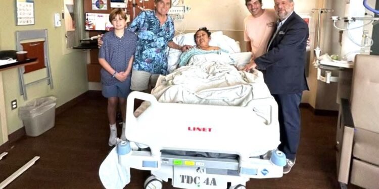 Sobreviviente campechana se reencuentra con su rescatista tras tragedia aérea en Galveston, Texas