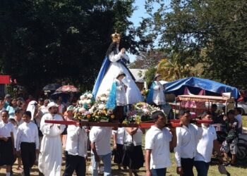 Devoción que une generaciones: la Bajada de la Virgen de la Candelaria en Hool