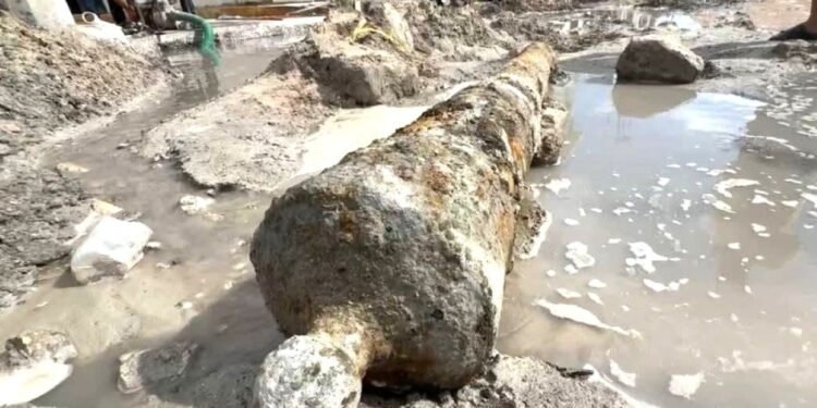 En obra de pavimentación hallan cañón antipiratas en Ciudad del Carmen; data de la época colonial