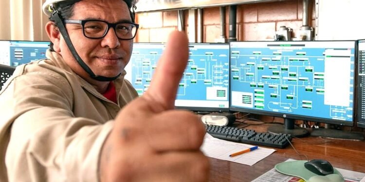 Pemex comienza a regularizar adeudos millonarios con proveedores campechanos