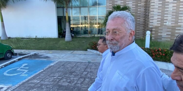 Exrector de UACAM obtiene su libertad tras suspensión condicional de proceso penal