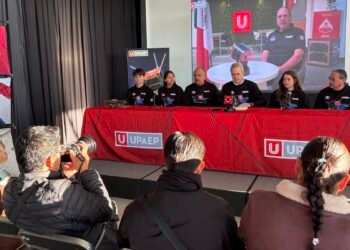 Ponen un “ojo” a los volcanes de México, universitarios lanzan nanosatélite Gxiba-1