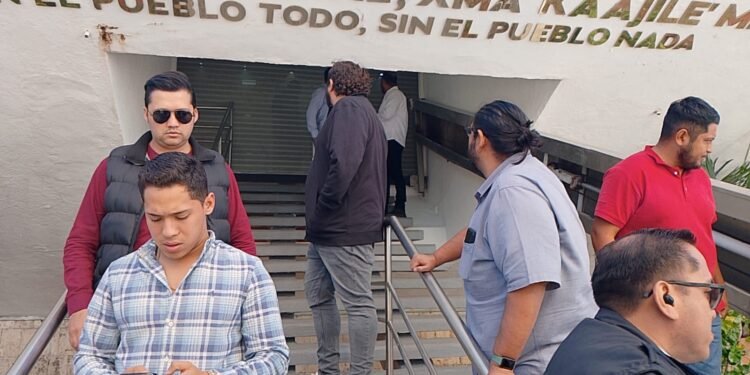 Genera incertidumbre política sesión reservada en Congreso de Campeche