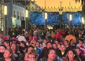 Campeche no duerme: miles abarrotan la Plaza de la República para la Coronación del Carnaval Inclusivo 2026