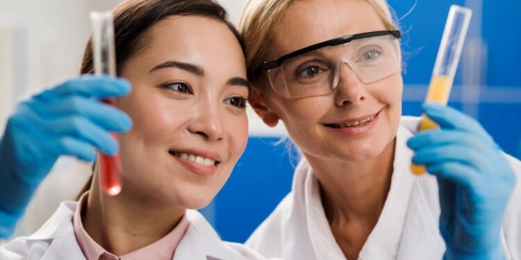 Mujeres y niñas en la ciencia: rompen el techo de cristal frente a la brecha global