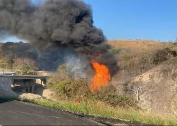 Tragedia en Oaxaca: estallido en un ducto de PEMEX cobra la vida de tres personas