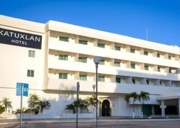 Campeche fortalece turismo y empleo con la inauguración del hotel Katuxlan