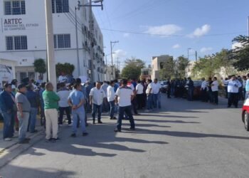 Taxista denuncia caída del 80% en trabajo por apps de transporte en Campeche