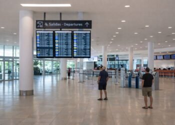 Aerolíneas retoman operaciones en Guadalajara y Puerto Vallarta; actividad supera el 95%