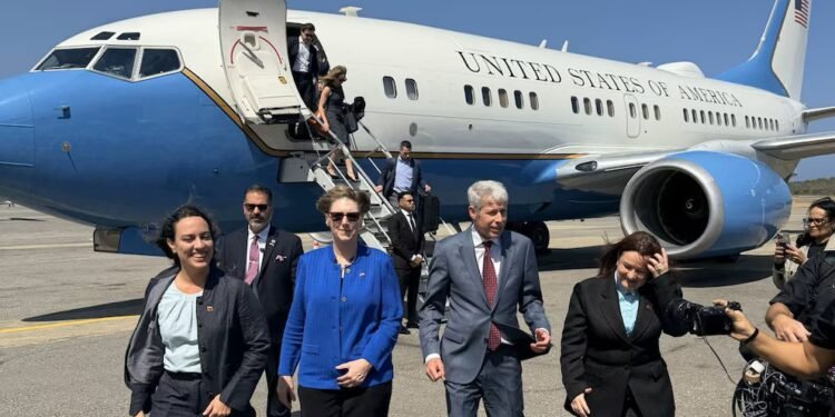 Delcy Rodríguez y Chris Wright discuten inversiones para revitalizar el petróleo