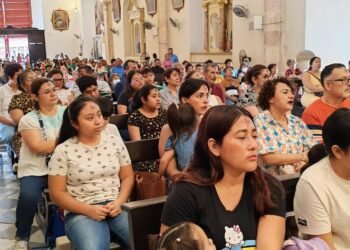Miércoles de Ceniza reúne a cientos en templos de Campeche