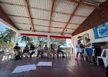 Pescadores y ambientalistas sellan agenda común ante riesgos petroleros