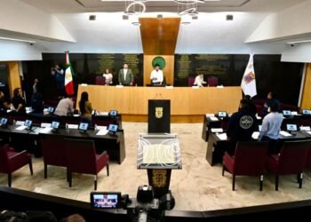 Tras amparos promovidos por morenistas, Congreso suspende sesión