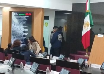 Exigen piso parejo y rendición de cuentas: ciudadanos se oponen al fuero