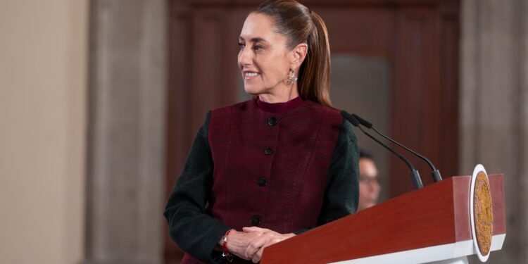 Presidenta anuncia tope a pensiones millonarias y revela la suya, ¿de cuánto es?