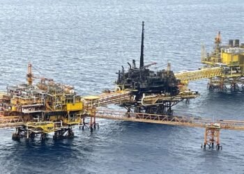 Alerta en la Sonda: fuga de gas en la plataforma petrolera sin informe oficial