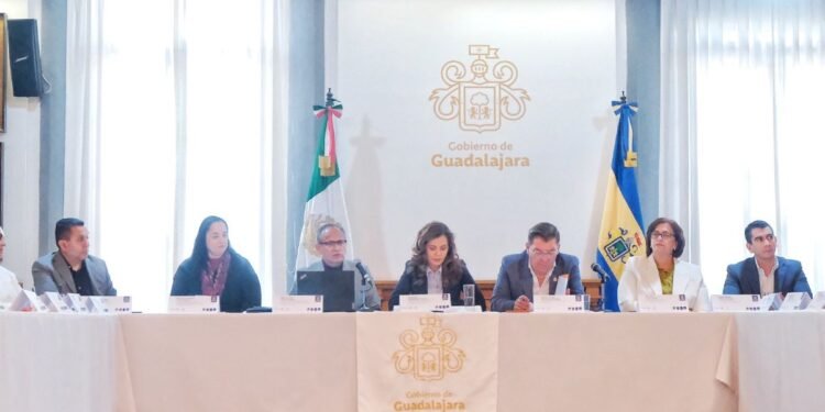 Jalisco reactiva cubrebocas escolar ante brote de sarampión: municipios afectados