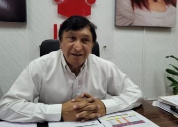 Van contra narcocultura: libros y valores contra la glorificación del crimen