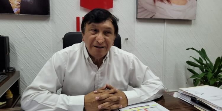 Van contra narcocultura: libros y valores contra la glorificación del crimen