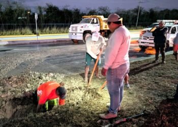 Fuga en línea principal deja sin agua a más de 20 colonias de la capital