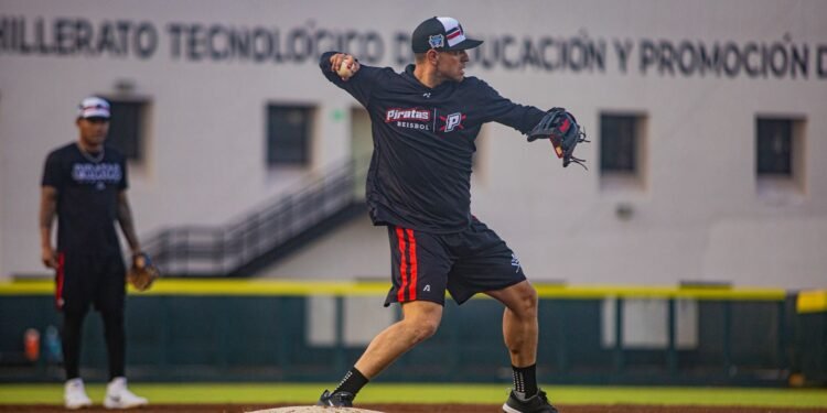 Piratas de Campeche recupera poder al bat con el regreso de Fernando Pérez
