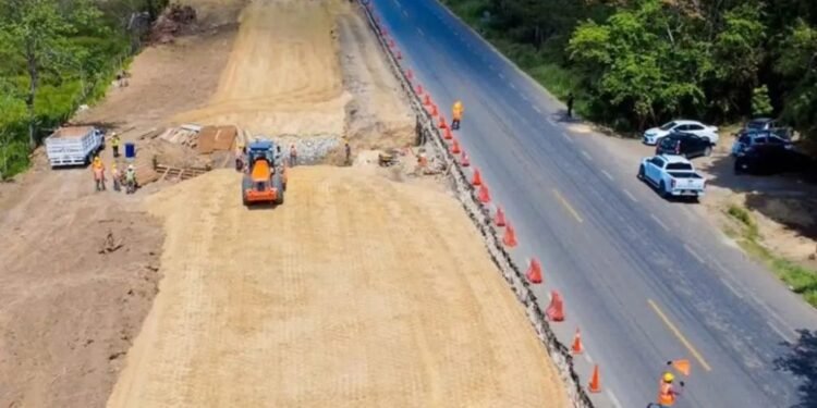 Más conectividad para el sureste, avanza modernización de carretera Macuspana–Escárcega