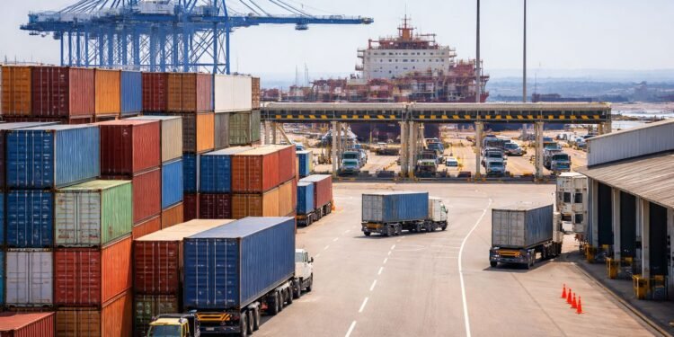 Aduanas de México y empresarios buscan fortalecer el combate al contrabando