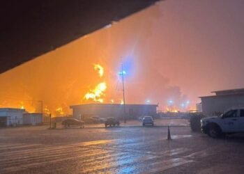Incendio en Dos Bocas deja cinco muertos; Pemex atribuye causa a aguas aceitosas