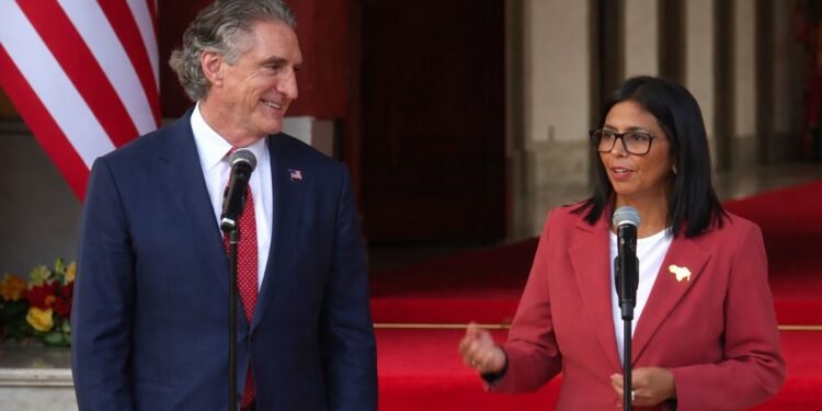 EU y Venezuela acuerdan restablecer relaciones diplomáticas y consulares