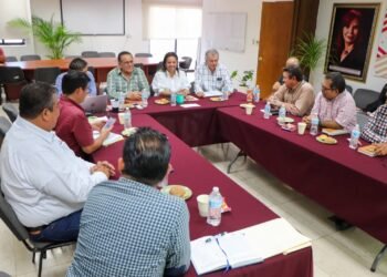 Activan apoyos a ganaderos por sequía; ofrecen forraje, bebederos y maquinaria