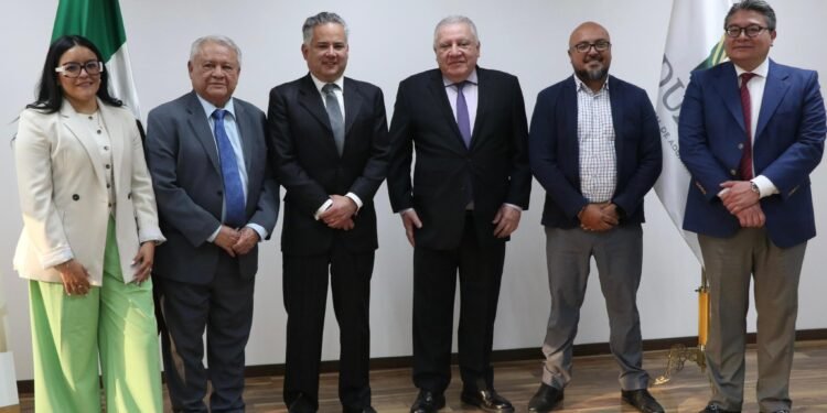 Aduanas de México e IMPI firman convenio para reforzar la propiedad intelectual en comercio exterior