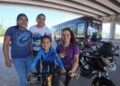 Influencer regala bicicleta a niño y deja huella de turismo con causa en Campeche