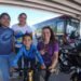 Influencer regala bicicleta a niño y deja huella de turismo con causa en Campeche