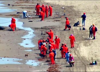 Concluye contención en el mar y continúa saneamiento del litoral del Golfo de México