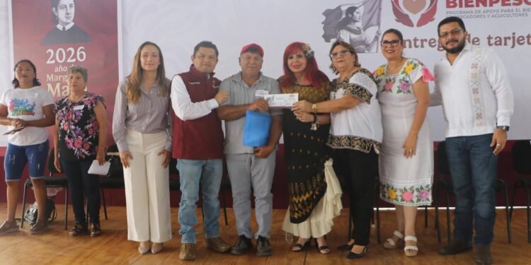 Refuerzan economía pesquera; Bienpesca entrega 990 apoyos por más de 7.9 mdp