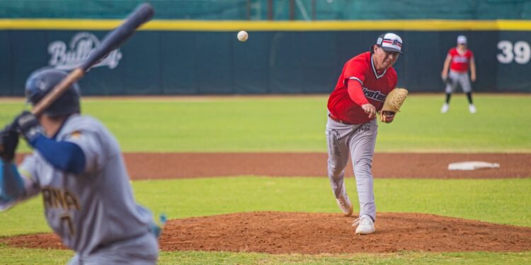 Piratas imponen su ley en El Galeón; triunfan 2-0 ante selectivo de la Marina