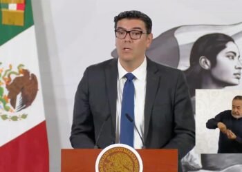 Sheinbaum lanza plan para camiones y autobuses; industria celebra el impulso