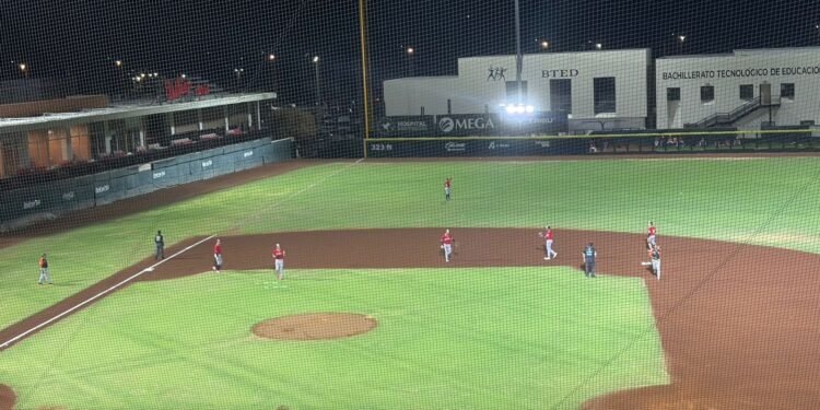 Piratas toman ventaja, pero Leones remontan con grand slam y se llevan el juego en Campeche