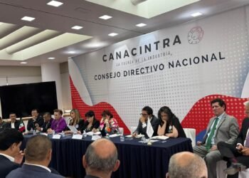 Empresarios de Carmen presionan por pagos pendientes de Pemex