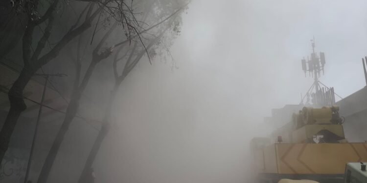 Colapsa edificio en demolición en CDMX; buscan a personas bajo los escombros