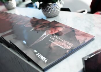 FEMSA conmemora legado de Garza Lagüera con nueva publicación