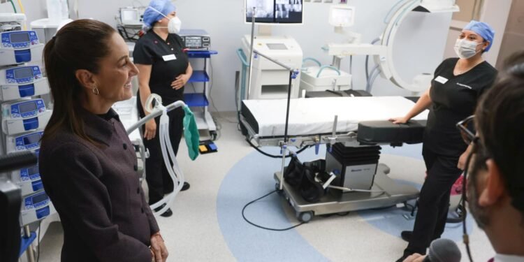 CDMX abre hospital para la mujer contra el cáncer; modelo se replicará en todo el país