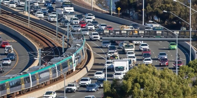 IEA llama a cambiar hábitos ante crisis petrolera sin precedentes