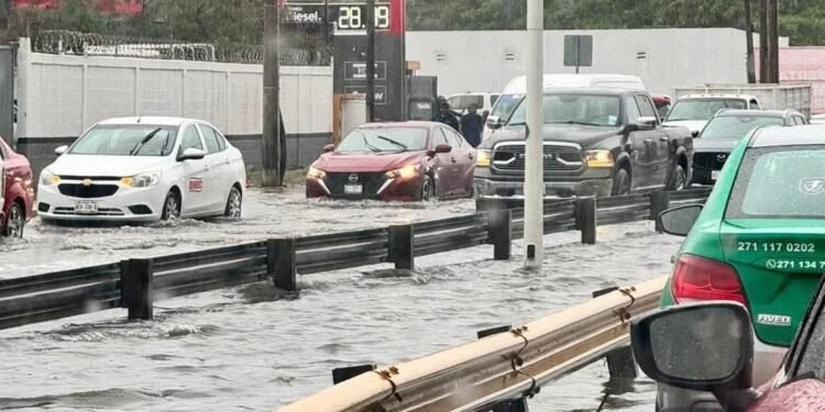 Frente frío 41 y evento de “Norte” complican movilidad en Ciudad del Carmen