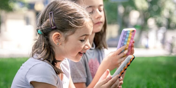 Sentencia en EU golpea a Meta y YouTube por diseño adictivo de sus plataformas