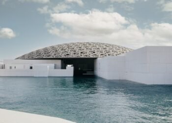 Cabeza olmeca atrapada en el Louvre de Abu Dabi por conflicto en Medio Oriente