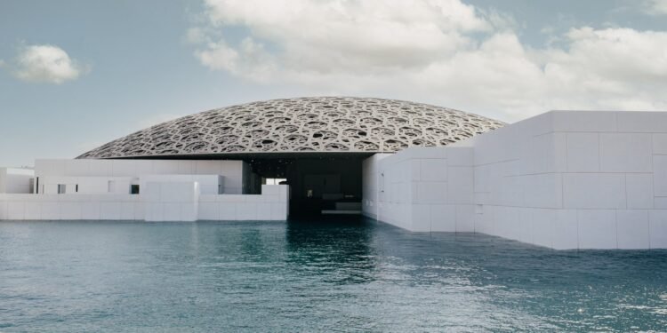 Cabeza olmeca atrapada en el Louvre de Abu Dabi por conflicto en Medio Oriente