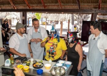 Noche de lucha libre y adrenalina en la Concha Acústica