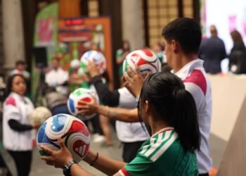 México busca Récord Guinness con la clase de fútbol más grande del mundo